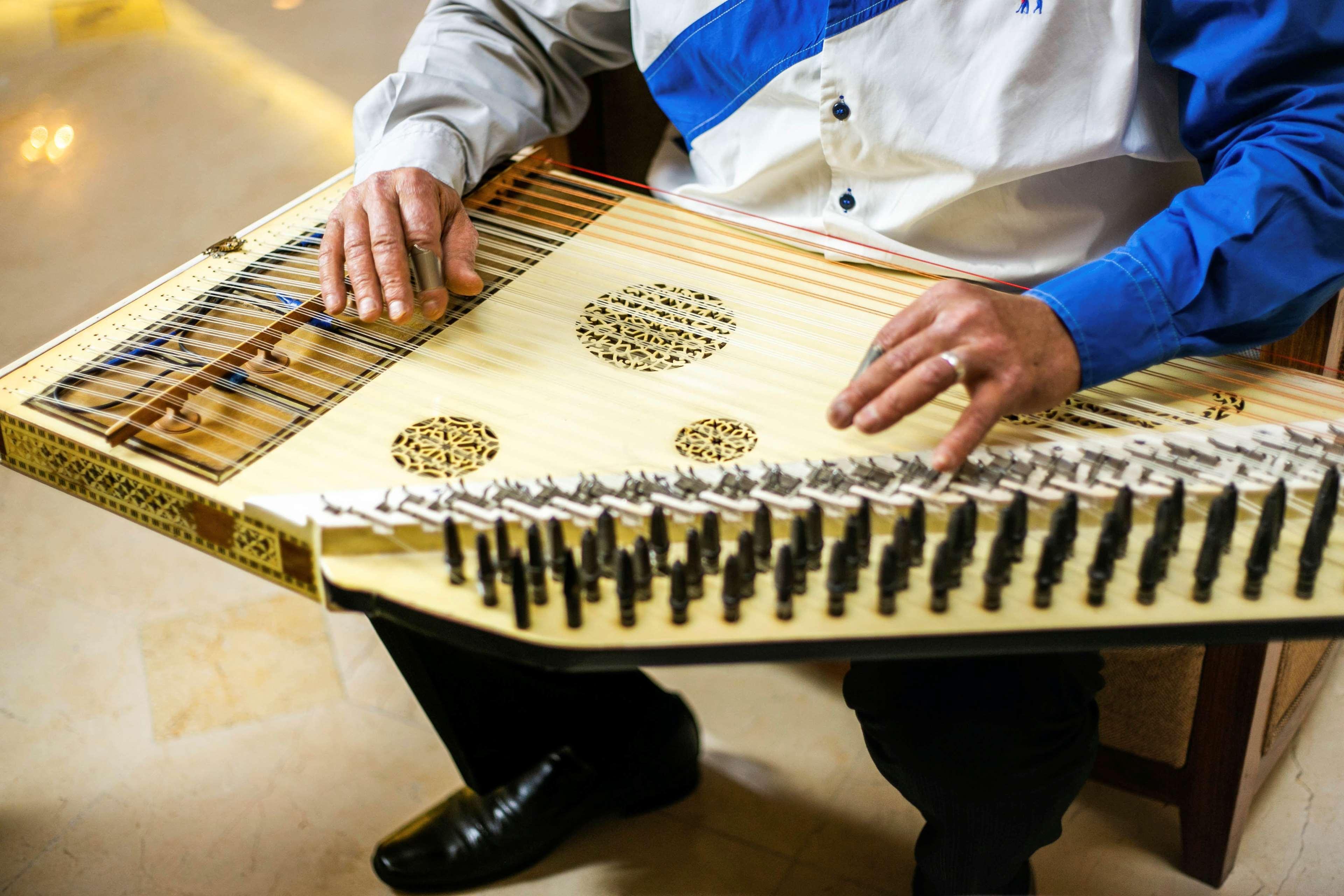 Kempinski Nile Hotel, Cairo Exterior photo A dulcimer